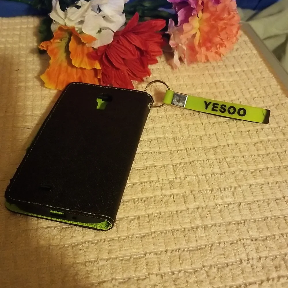PHONE CASE - Picture 2 of 5